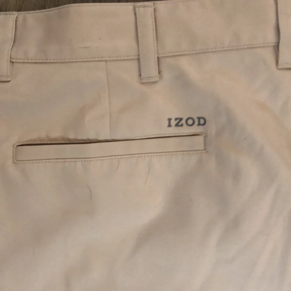Men’s Izod Golf Shorts - Picture 3 of 8